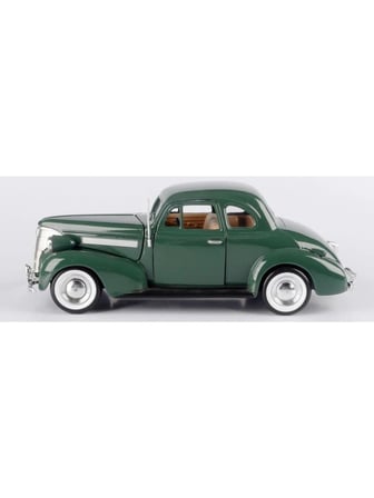 Motormax 1939 Ford Coupe Yeşil 1:24 Model Araba