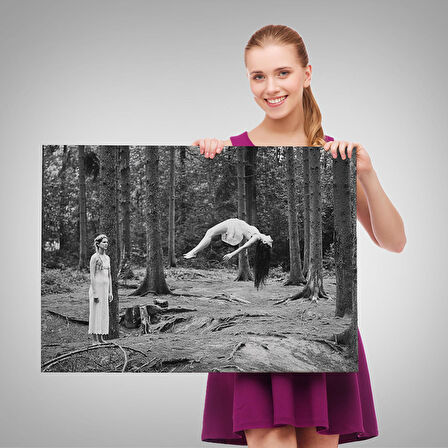 Yerden Yükselen Büyücü Kadın Tablosu-6575