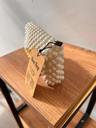 KREM BONCUK CÜZDAN KADIN CÜZDAN EN 15 CM BOY 10 CM 