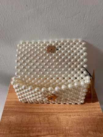 KREM BONCUK CÜZDAN KADIN CÜZDAN EN 15 CM BOY 10 CM 