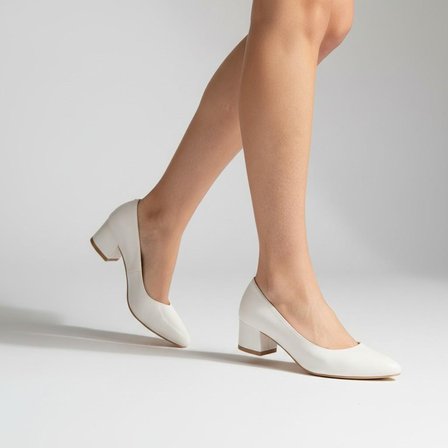 ForeverSoles Kadın Nude Rugan Görünümlü İnce Topuklu Kapalı Burun Stiletto Ayakkabı Düğün Nişan Davet