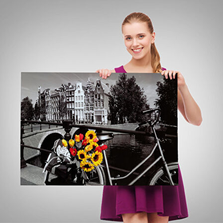 Amsterdam Kanallarındaki Bisiklet ve Laleler Tablosu-6594