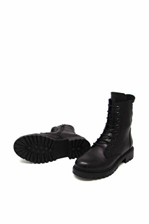 CASTLE BLACK CB52682 SİYAH KADIN BAĞLI FERMUARLI POSTAL BOT