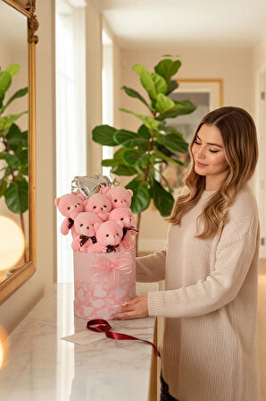 Premium Silindir Pembe Kalpli Kutusunda, Kalpli Balonlu 6’lı Pembe Ayıcık Buketi