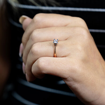 G Renk 0.20 Karat Pırlanta Kalpli Tektaş Yüzük