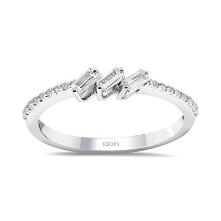 0.22 Karat Baget Pırlanta Tria Yüzük