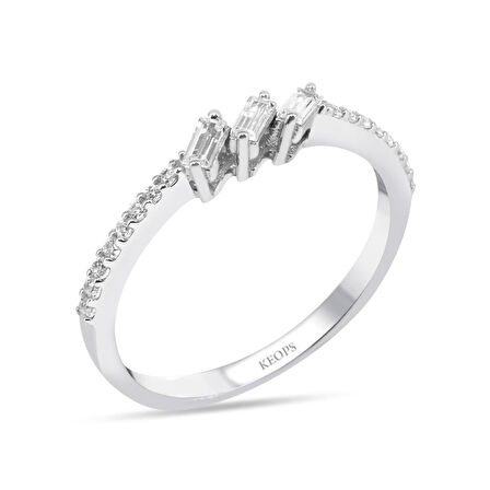 0.22 Karat Baget Pırlanta Tria Yüzük