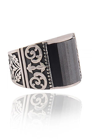 Siyah Oniks Taşlı Yanı Işlemeli Erkek Gümüş Yüzük