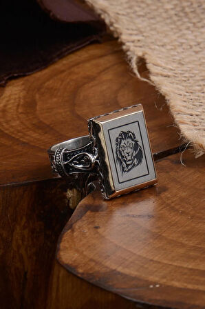 Aslan Başı Model Yanı Işlemeli Erkek Gümüş Yüzük