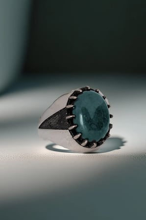 Yeşil Akik Taşlı 925 Ayar Gümüş Erkek Yüzük El İşçiliği Kalem İşlemeli Tasarım