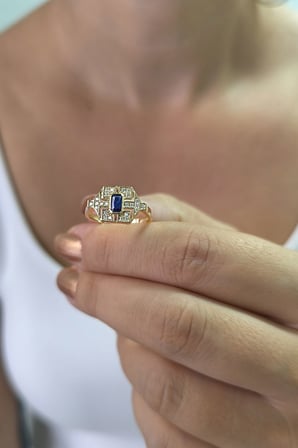 Safir Taşlı Altın Otantik Yüzük