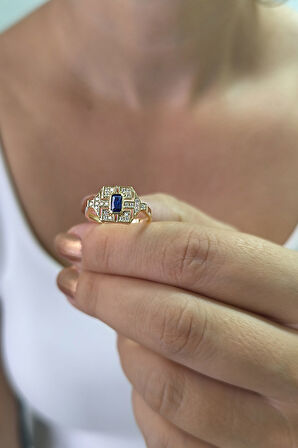 Safir Taşlı Altın Otantik Yüzük