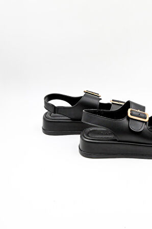 Park Moda Dolgu Topuklu Çift Bantlı Arkası Lastikli Tokalı Kadın Sandalet PM183 Siyah Cilt