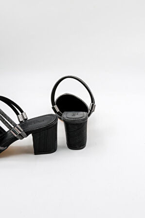 Park Moda Arkası Açık Taş Detaylı Kadın Ayakkabı PM309 Siyah Simli