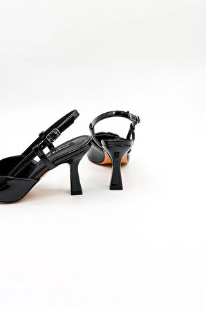 Kriste Bell Kısa Topuk Tokalı Arkası Açık Stiletto KB6231 Siyah Rugan