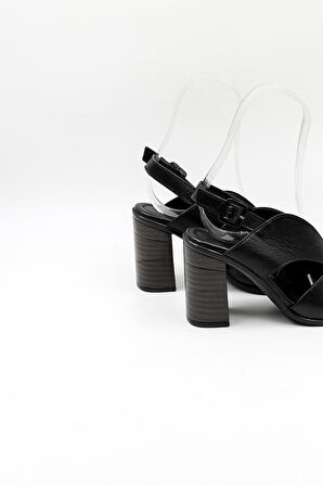 Venüs Kadın Yazlık Topuklu Deri Sandalet VN381500Y Siyah