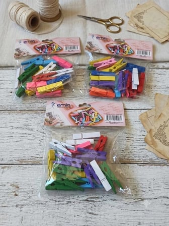 3'lü Set Renkli Ahşap Mini Mandal (60 Adet) - 3.5 cm Dekoratif Fotoğraf, Not ve Hobi Mandalı Seti