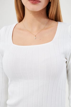 Kadın Beyaz Kare Yaka Likralı Triko Bluz ARM-25K069006