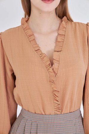Kadın Camel Yakası Ve Önü Fırfır Detaylı Kolları Lastikli Uzun Kollu Bluz ARM-25K001030