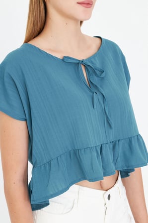 Kadın Petrol Yarasa Kol Yakası Bağlamalı Eteği Fırfırlı Oversize Crop Bluz ARM-24Y001088