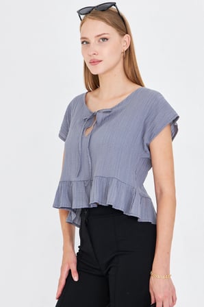 Kadın Gri Yarasa Kol Yakası Bağlamalı Eteği Fırfırlı Oversize Crop Bluz ARM-24Y001088