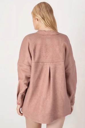 Kadın Sütlü Kahve Oversize Kaşe Cepli Gömlek ARM-22Y001156