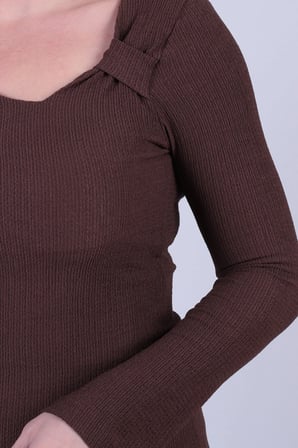 Kadın Kahve Asimetrik Yaka Uzun Kollu Elbise ARM-26K001069