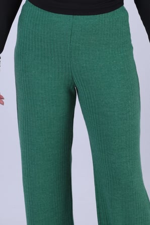 Kadın Yeşil Yumuşak Dokulu Likralı Pantolon ARM-26K001090