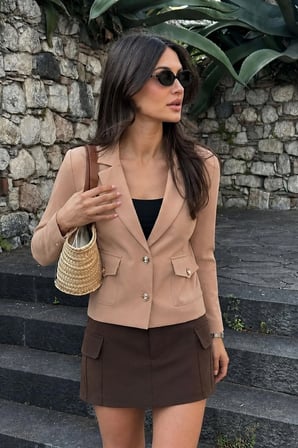 Kadın Bej Erkek Yaka Kare Cepli Crop Ceket ARM-26K001026