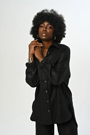 KADIN DÜZ RENK SİMLİ ÇİFT CEPLİ KOLLARI BÜZGÜLÜ OVERSİZE KESİM GÖMLEK