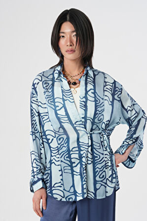 KADIN BELDEN BAĞLAMA DETAYLI DESENLİ GÖMLEK