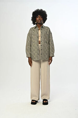 KADIN DESENLİ ÇİFT CEPLİ GÖMLEK