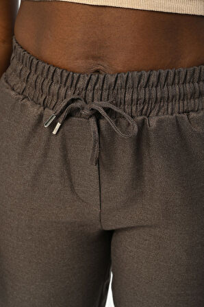 KADIN BELİ LASTİKLİ RAHAT KALIP REGULAR DÜZ RENK PANTOLON