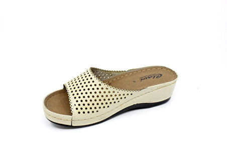 Kadın Bej Dolgu Topuk Anatomıc Terlik Clavı 1856