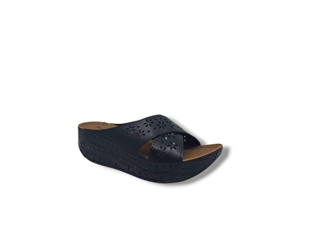 Zerhan 2652 Kadın Siyah Günlük Kullanım Dolgu Topuk Terlik