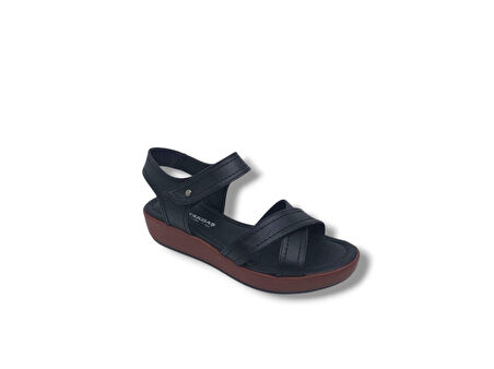 Zerhan 1017 Kadın Siyah Cırtlı Günlük Kullanım Sandalet Ayakkabı