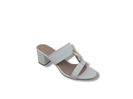 Zerhan 124 Kadın Beyaz Tokalı Topuklu Terlik