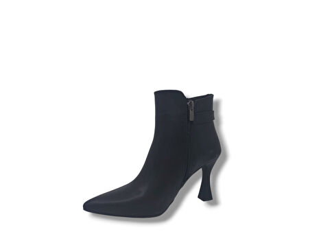 Zerhan 626 Kadın Siyah Fermuarlı Topuklu Bot