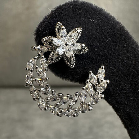 Uretti - İREM 3914 6728 Zirkon Taşlı Ay Model Tasarım Küpe