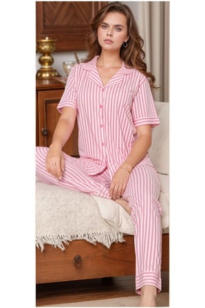 Kadın Pembe Pamuklu Çizgili Patlı Pijama Takımı