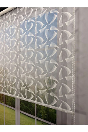 NOVA Serisi – Üç Yaprak Desenli Çift Mekanizmalı Beyaz Tül Siyah Stor Perde