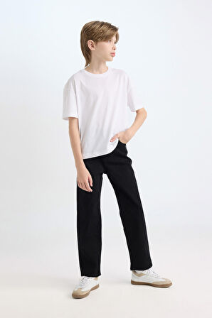 DeFacto Erkek Çocuk Straight Fit Düz Paça Cepli Siyah Basic Düz Jean Pantolon C3682A824AUNM40