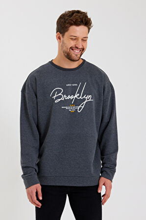 spr23sw331 Bisiklet Yaka Ön El Yazılı Brooklyn Sweat