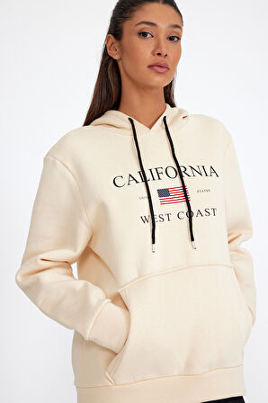 Süperlife Kadın Kapşonlu Rahat Kalıp İçi Polarlı 3 iplik Kanguru Cepli Amerikan Baskılı Swetashırt spr24swk01