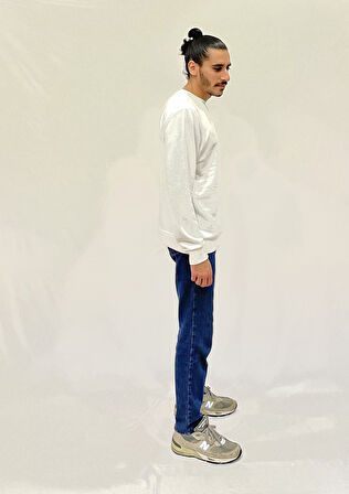 Erkek Bisiklet Yaka Rahat Kalıp 3 iplik Kalın AİR Nakışlı  Sweatshirt SPR24SW33