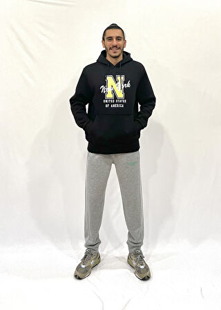 Erkek Kapşonlu Rahat Kalıp İçi Polarlı 3 iplik N Baskılı SweatShırt spr24sw06