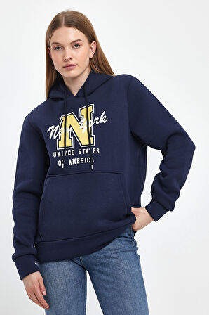 Kadın Kapşonlu Rahat Kalıp İçi Polarlı 3 iplik N Baskılı SweatShırt spr24swK06