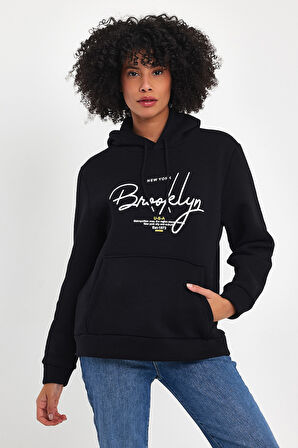 Kadın Kapşonlu Rahat Kalıp İçi Polarlı 3 iplik El Yazılı Brooklyn Baskılı SweatShırt spr24swk16