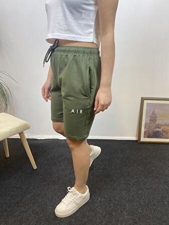 Kadın Rahat Kalıp Beli Lastikli Cepli Basklı Şort spr24srk52