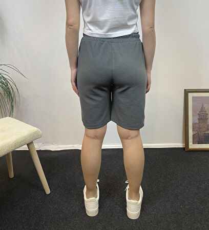 Kadın Rahat Kalıp Beli Lastikli Cepli Basklı Şort SPR24SRK208